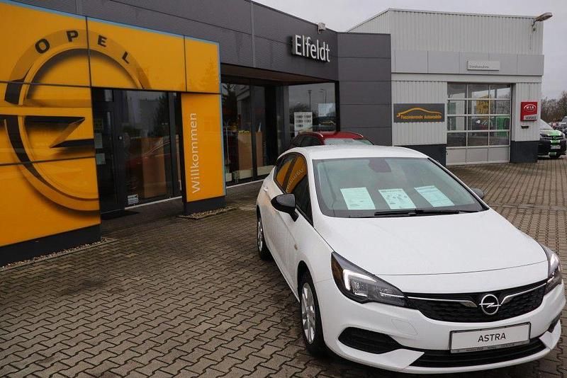 Gebraucht Opel Astra Edition 110 PS (80 kW) 2021 Weiß Limousine