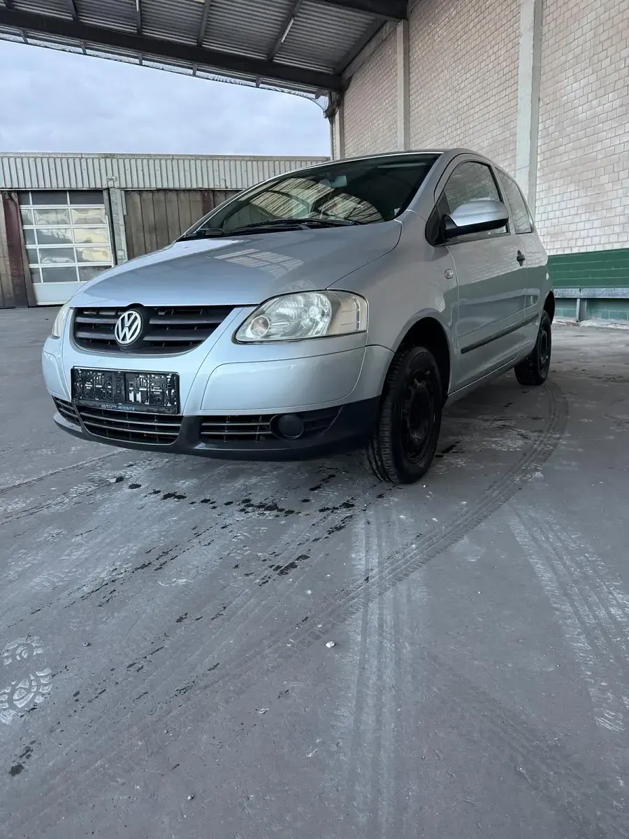 Gebraucht VW Fox 54 PS (39 kW) 2007 Silber Kleinwagen