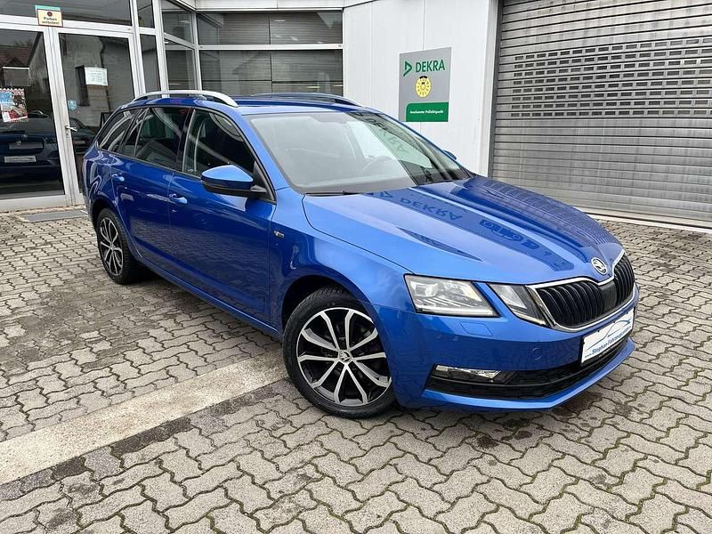 Raceblau metallic Gebraucht 2019 Skoda Octavia Soleil Kombi | 12.990 € (Guter Preis) - Bild 1/4