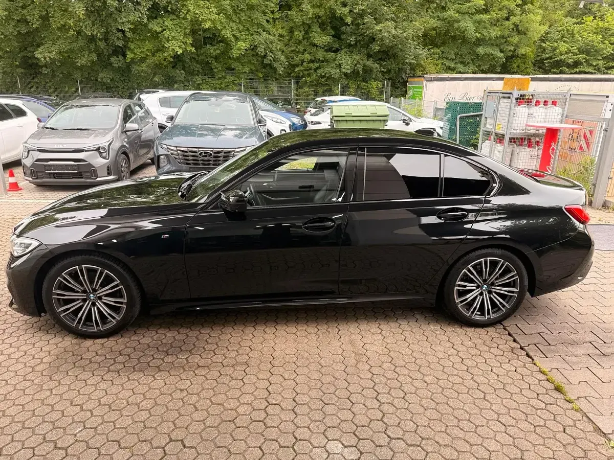 Gebraucht BMW 320 M Sport 184 PS (135 kW) 2019 Schwarz Limousine