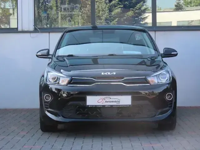 Gebraucht Kia Rio 101 PS (74 kW) 2023 Schwarz Limousine