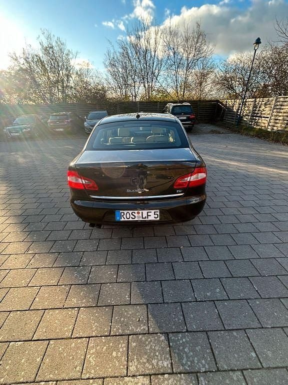 Gebraucht Skoda Superb Elegance 160 PS (117 kW) 2010 Schwarz Limousine