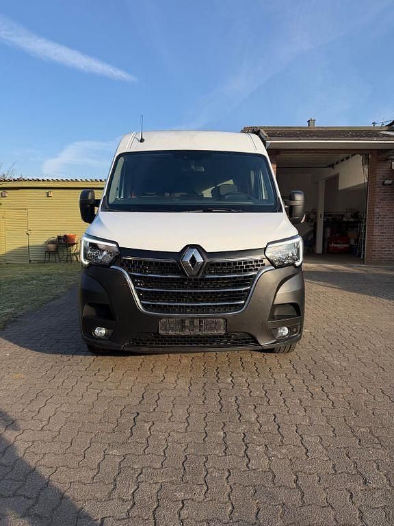 Gebraucht Renault Master Komfort 150 PS (110 kW) 2023 Weiß Van / Kleinbus