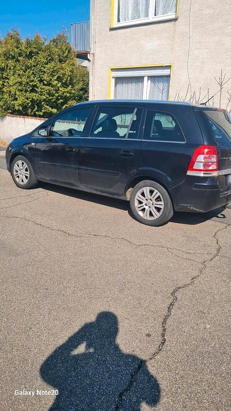 Gebraucht Opel Zafira 110 PS (80 kW) 2008 Schwarz Van / Kleinbus