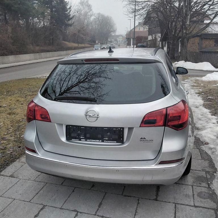 Gebraucht Opel Astra Edition 110 PS (80 kW) 2014 Silber Kombi