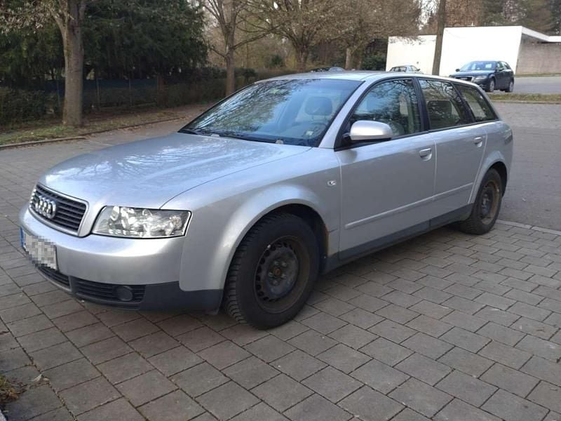 Gebraucht Audi A4 131 PS (96 kW) 2002 Silber Kombi