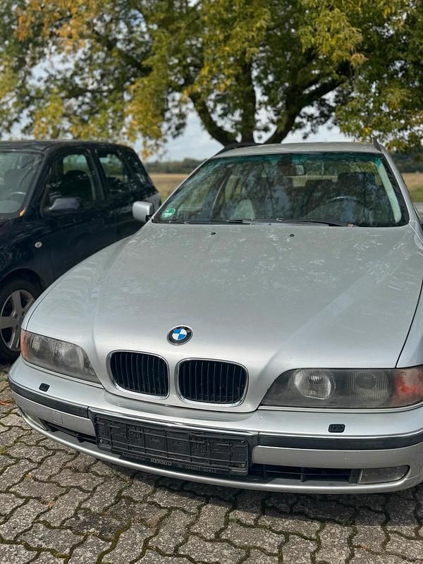Silber Gebraucht 1999 BMW 528 Limousine | 1.200 € (Superpreis) - Bild 1/4