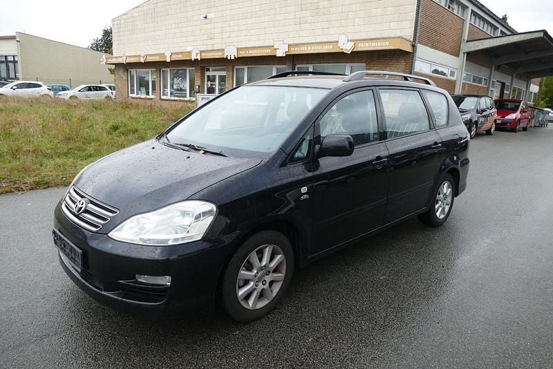Schwarz Gebraucht 2004 Toyota Avensis Verso Van / Kleinbus | 3.990 € - Bild 1/4