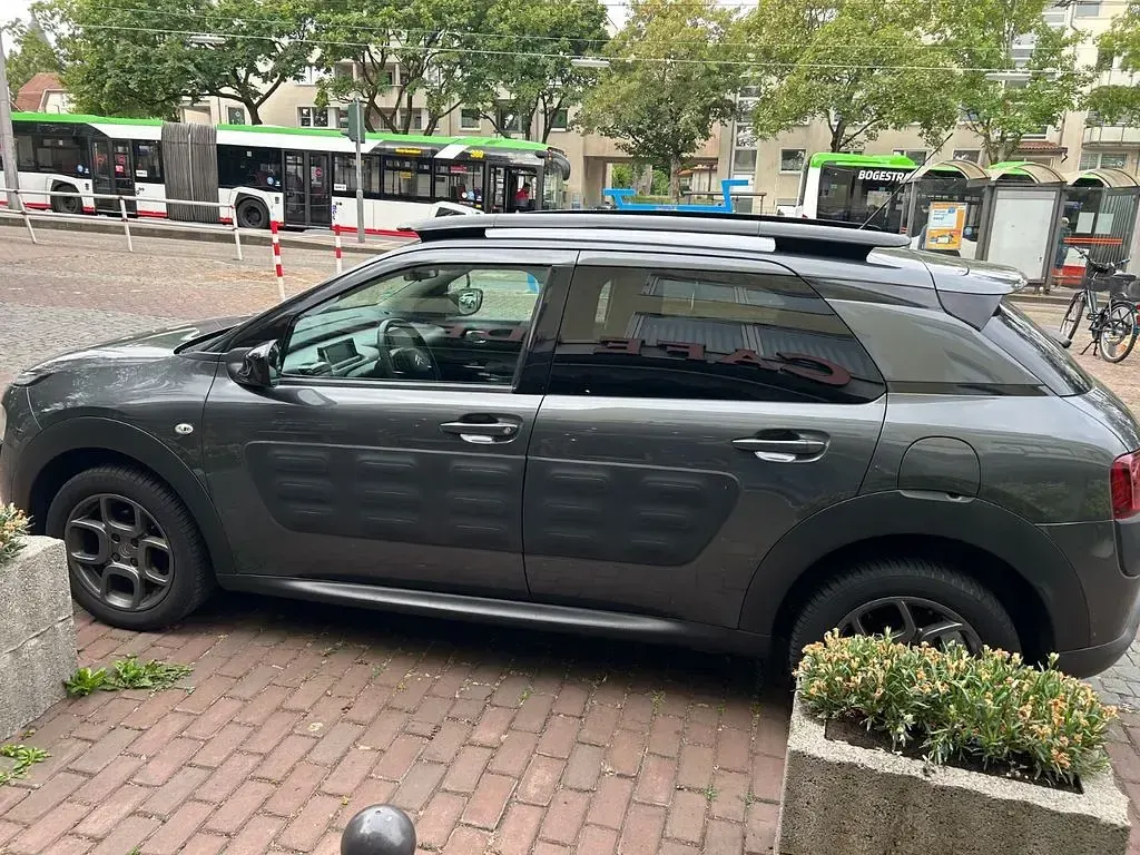 Gebraucht Citroën C4 Cactus Live 99 PS (72 kW) 2015 Grau Kleinwagen