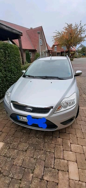 Gebraucht Ford Focus 109 PS (80 kW) 2011 Silber Kombi