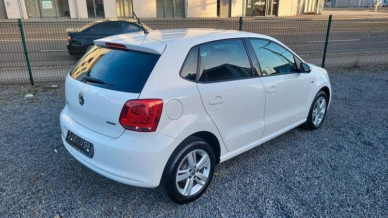 Gebraucht VW Polo Life 69 PS (50 kW) 2013 Weiß Kleinwagen