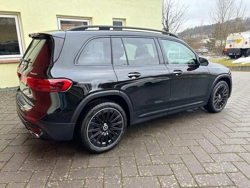 Gebraucht Mercedes GLB220 AMG 190 PS (139 kW) 2024 Schwarz SUV