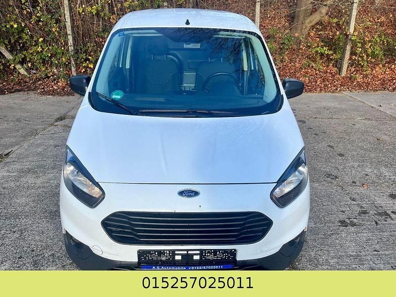 Gebraucht Ford Transit Trend 101 PS (74 kW) 2023 Weiß Van / Kleinbus