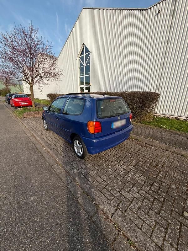 Gebraucht VW Polo 50 PS (36 kW) 1998 Blau Kleinwagen