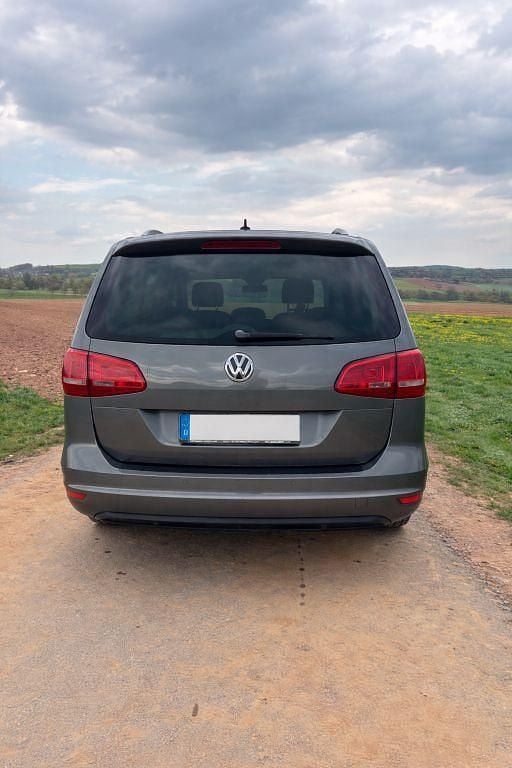 Second-hand VW Sharan 177 CP (130 kW) 2015 Gri Monovolum