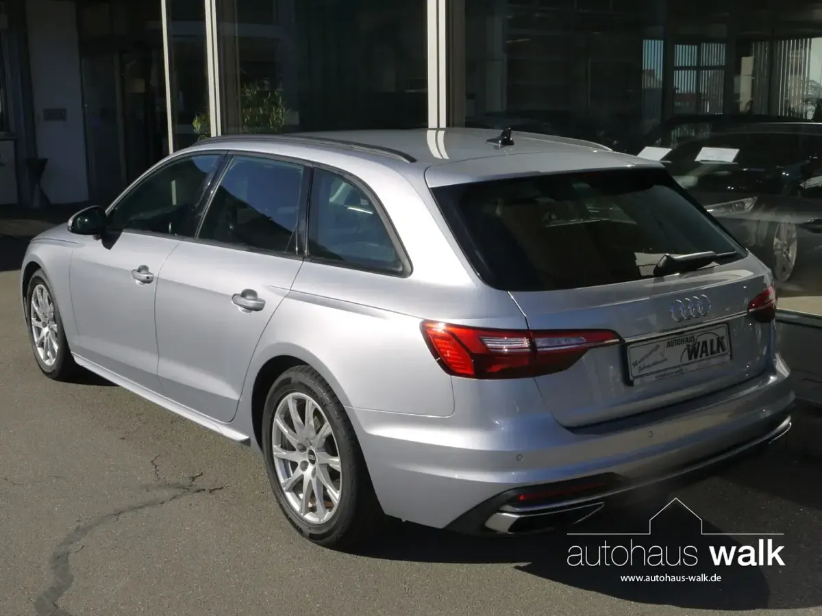 Używany Audi A4 Advanced 136 KM (100 kW) 2021 Srebrny Kombi
