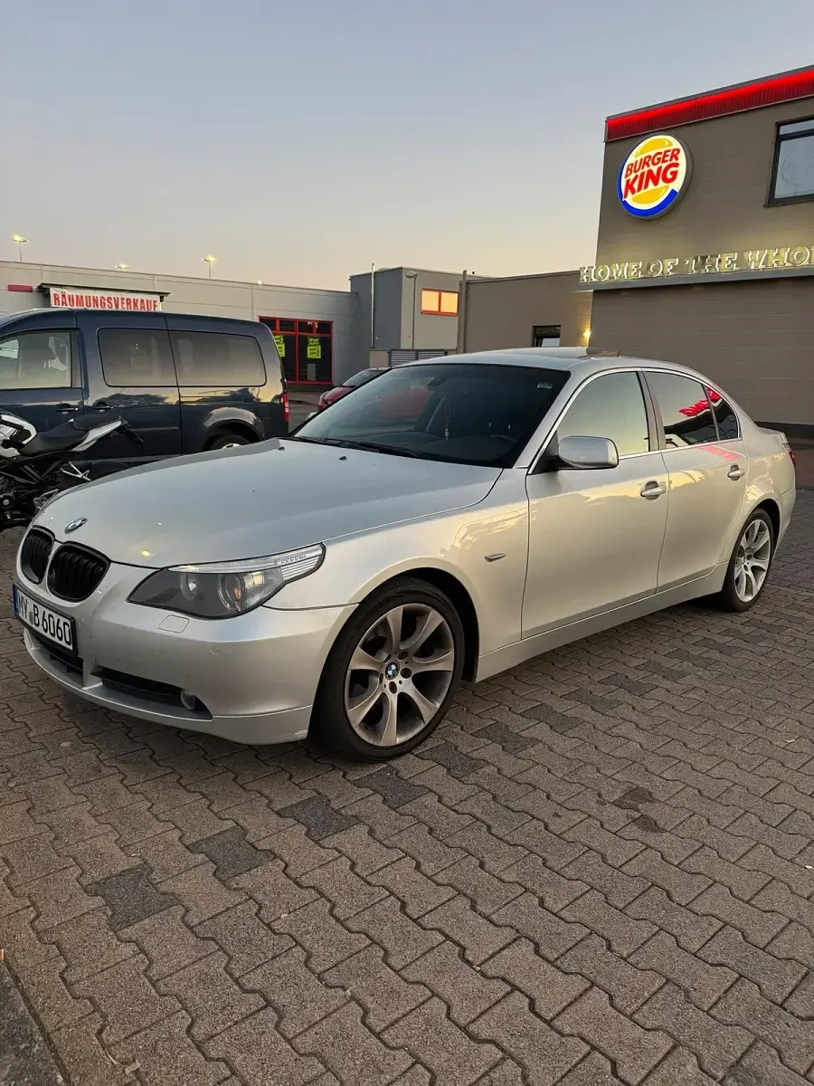 Gebraucht BMW 523 177 PS (130 kW) 2007 Silber Limousine