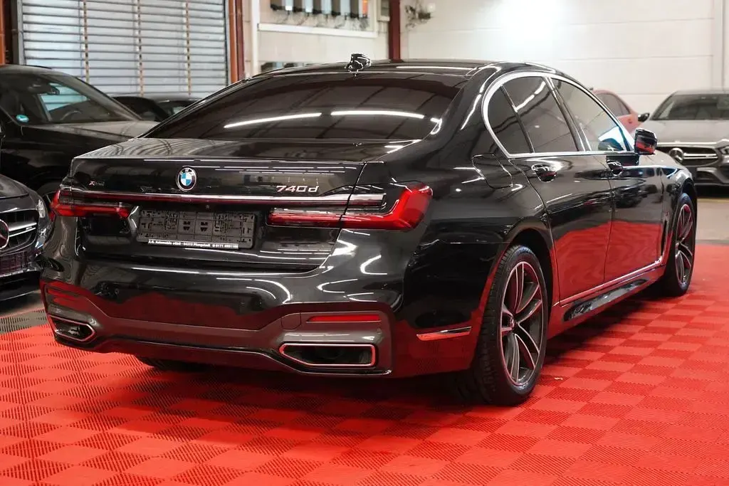 Gebraucht BMW 740 M Sport 340 PS (250 kW) 2021 Schwarz Limousine