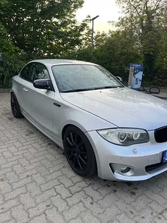 Gebraucht BMW 118 Performance 143 PS (105 kW) 2013 Silber Kleinwagen