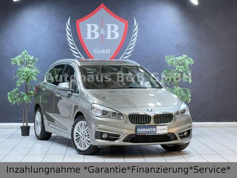 Silber Gebraucht 2017 BMW 218 Luxury Line Van / Kleinbus | 7.990 € - Bild 1/4