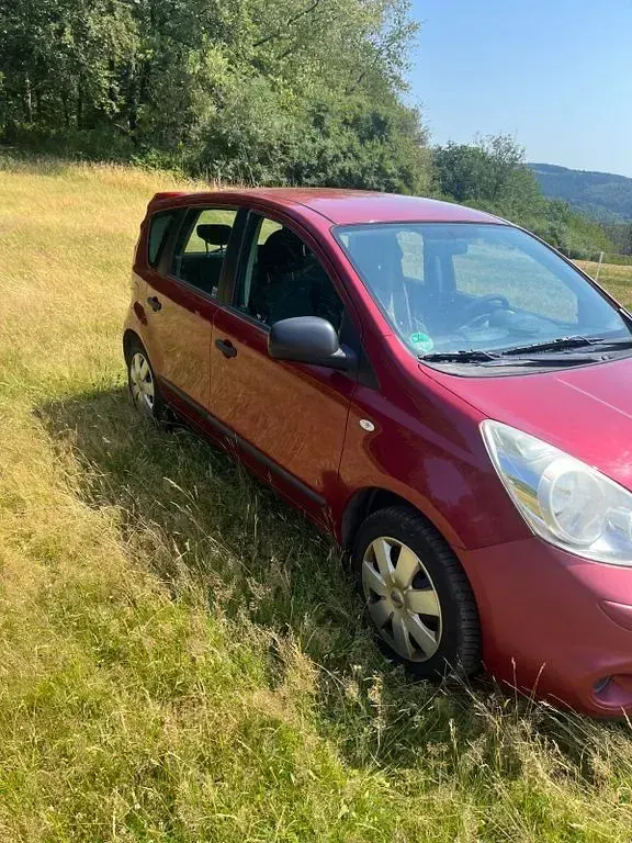 Gebraucht Nissan Note Visia 88 PS (64 kW) 2011 Rot Kleinwagen