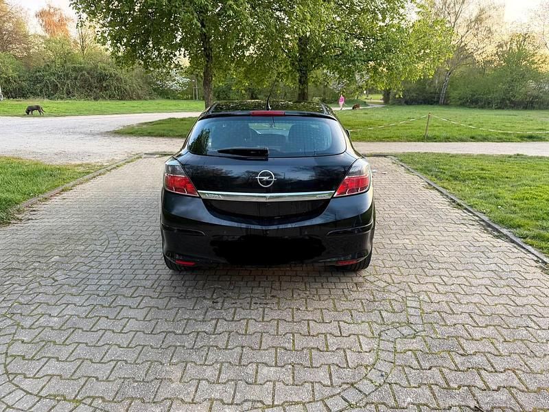 Gebraucht Opel Astra GTC 115 PS (84 kW) 2008 Schwarz Kleinwagen
