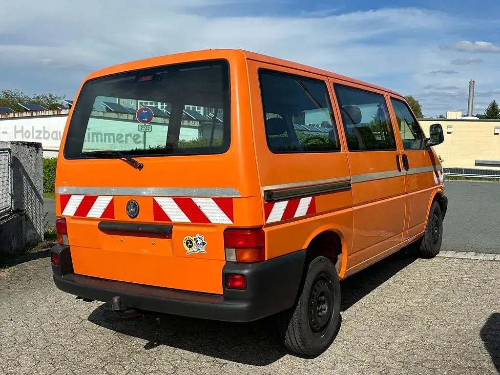 Gebraucht VW T4 102 PS (75 kW) 2002 Orange Van