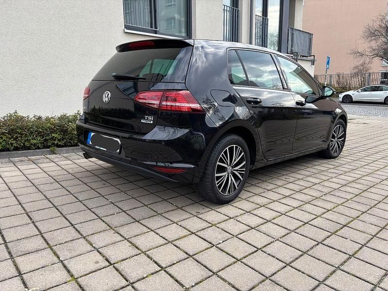 Gebraucht VW Golf Allstar 110 PS (80 kW) 2016 Schwarz Limousine