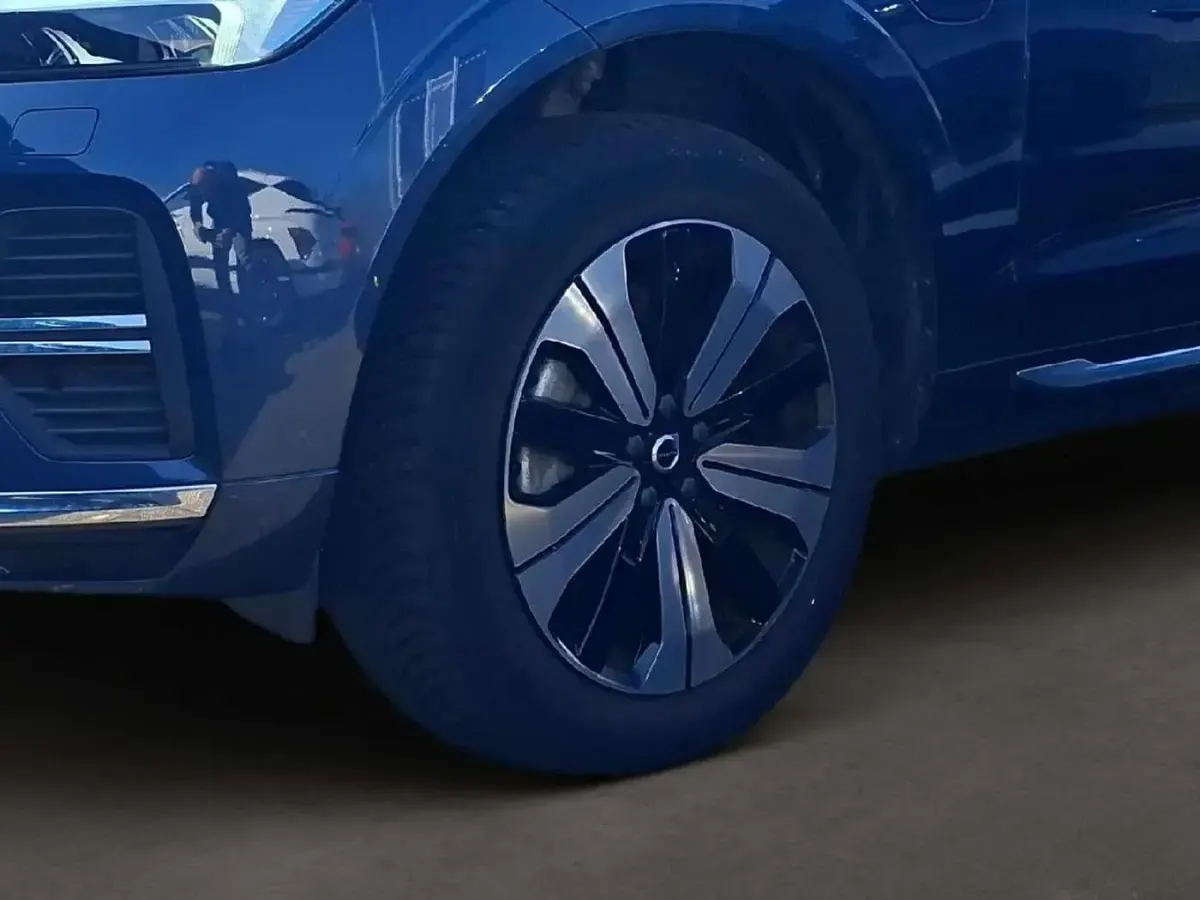 Gebraucht Volvo XC60 Inscription 398 PS (292 kW) 2022 Denim blue / metallic SUV