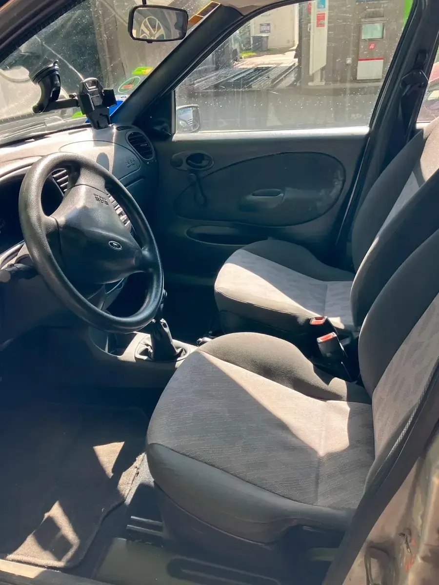 Brugt Ford Fiesta 55 HK (40 kW) 2000 Sølv Hatchback