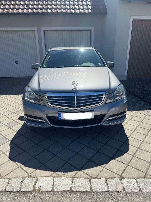 Second-hand Mercedes C220 Avantgarde 170 CP (125 kW) 2012 Argintiu Berlinǎ