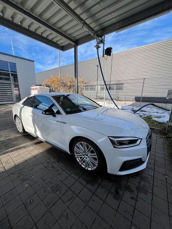 Weiß Gebraucht 2017 Audi A5 Design Coupé | 22.999 € (Guter Preis) - Bild 1/4
