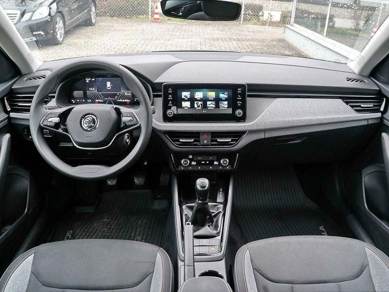 Gebraucht Skoda Scala Selection 116 PS (85 kW) 2024 Grau Kleinwagen