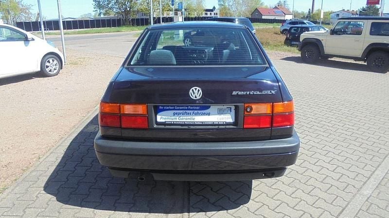 Gebraucht VW Vento 90 PS (66 kW) 1994 Violett Limousine