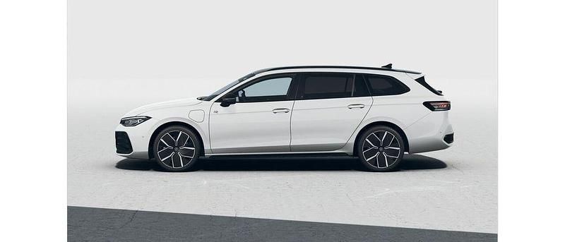 Gebraucht VW Passat R-line 292 PS (214 kW) 2025 Weiß Kombi