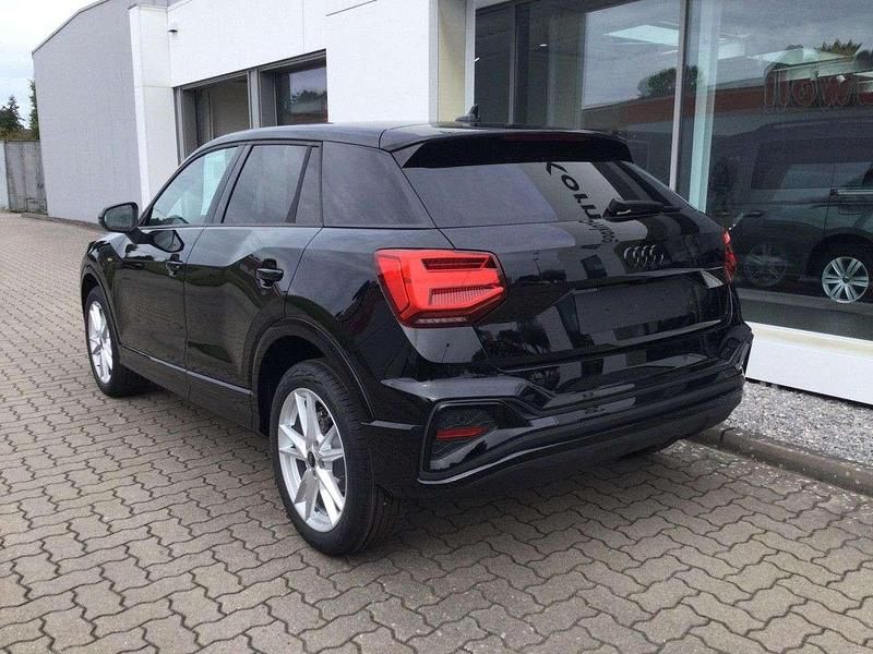 Neu Audi Q2 S-Line 150 PS (110 kW) 2025 Schwarz SUV