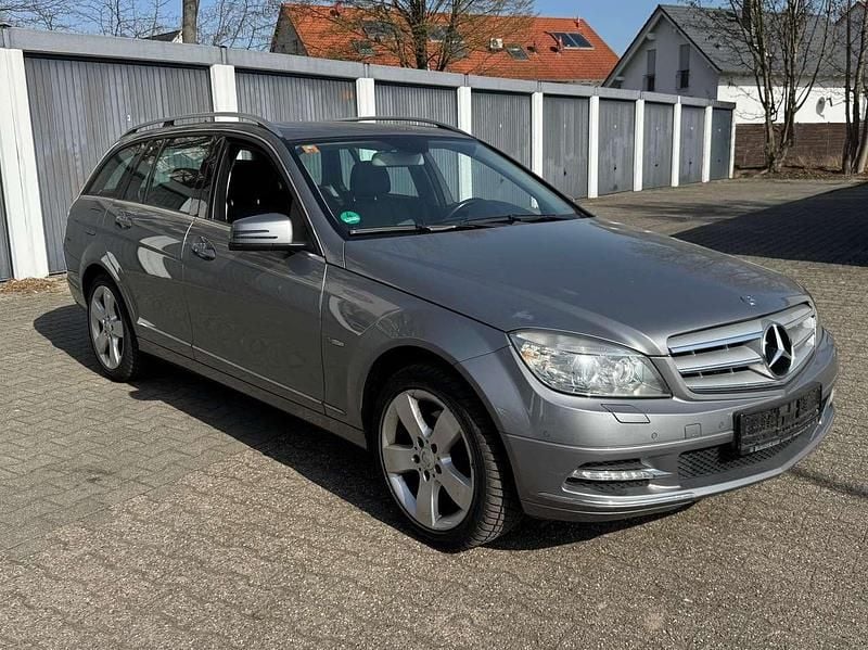 Gebraucht Mercedes C180 156 PS (114 kW) 2010 Palladiumsilber  metalliclack Kombi