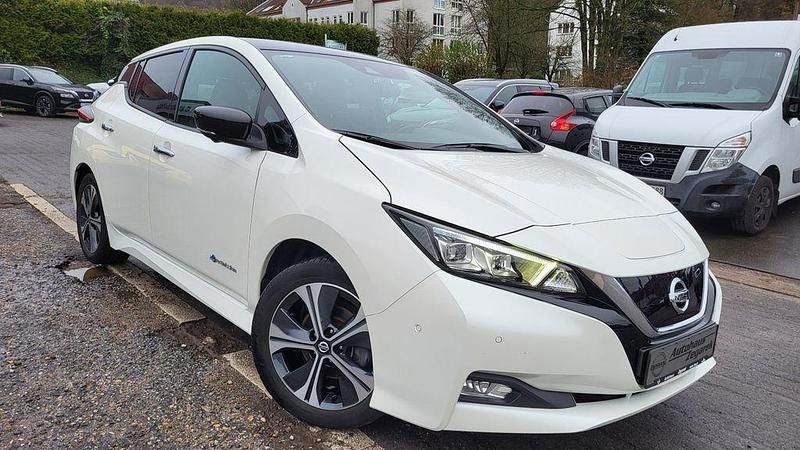 Gebraucht Nissan Leaf Tekna 110 kW (150 PS) 2019 Weiß Kleinwagen