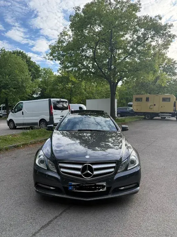 Gebraucht Mercedes E350 265 PS (194 kW) 2011 Grau Coupé