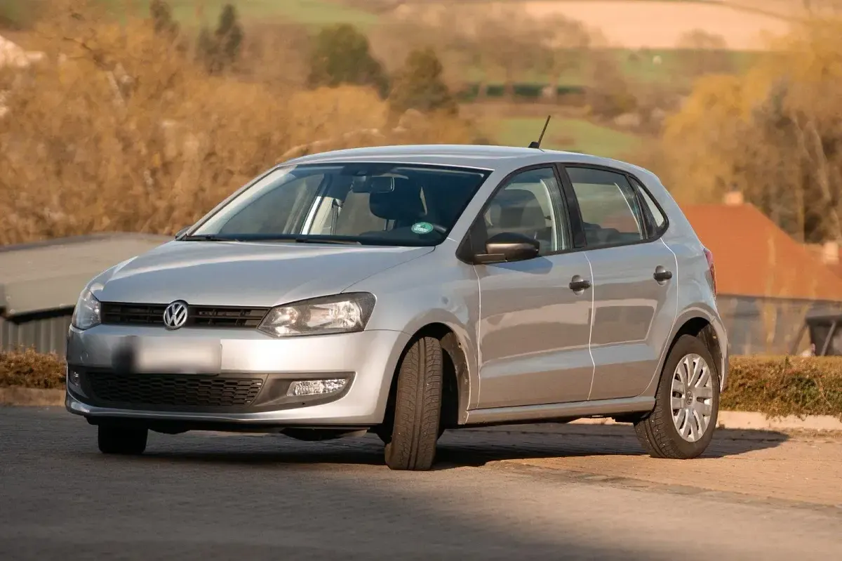 Gebraucht VW Polo 69 PS (50 kW) 2012 Silber Kleinwagen