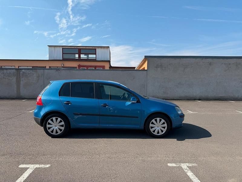 Gebraucht VW Golf IV 115 PS (84 kW) 2004 Blau Kleinwagen
