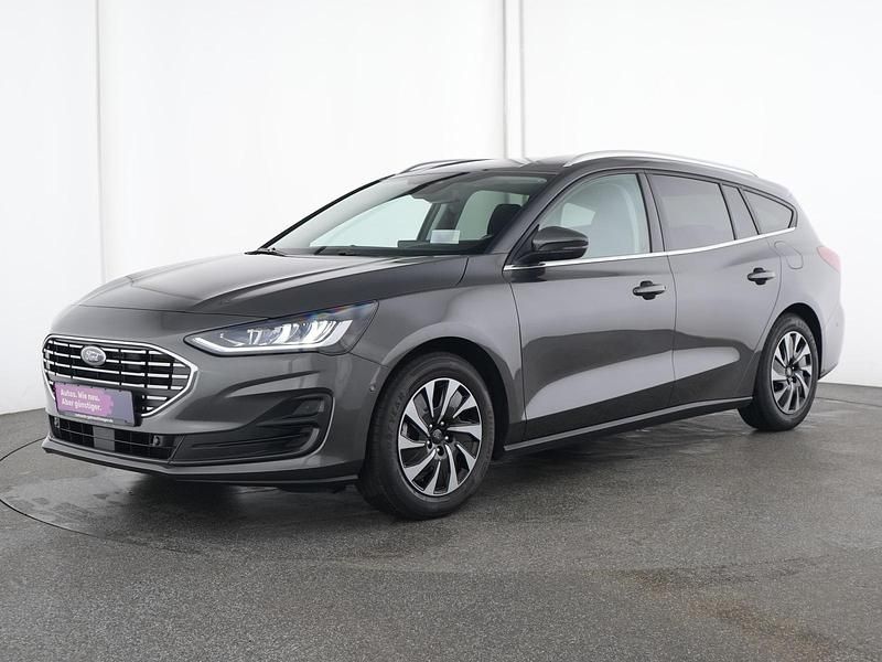 Magnetic grau Gebraucht 2024 Ford Focus Titanium Kombi | 21.125 € (Superpreis) - Bild 1/4