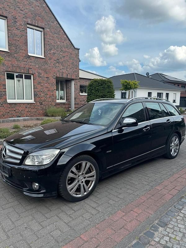 Schwarz Gebraucht 2008 Mercedes C320 Avantgarde Kombi | 4.600 € (Guter Preis) - Bild 1/4