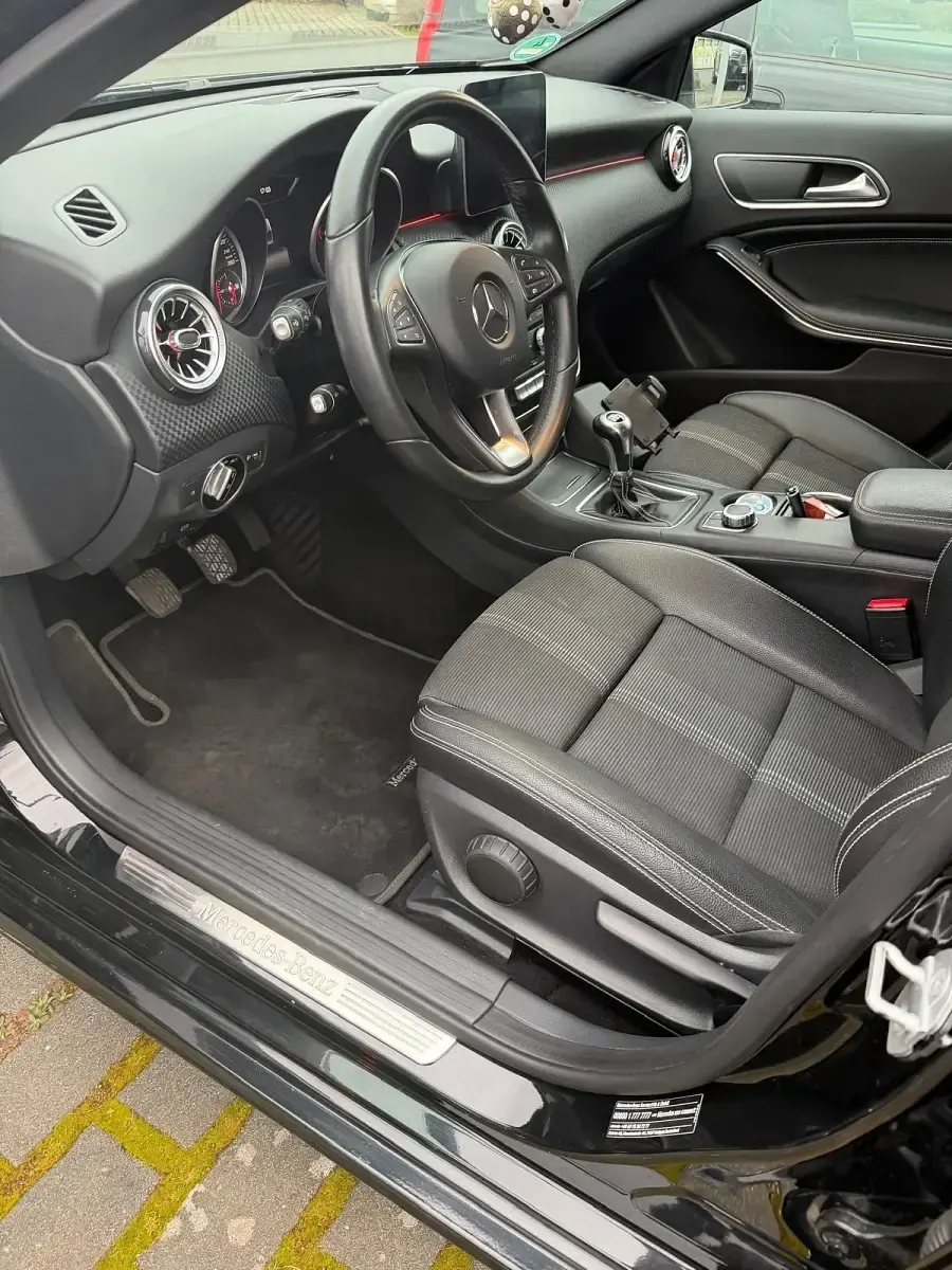 Gebraucht Mercedes A200 Style 156 PS (114 kW) 2017 Schwarz Kleinwagen