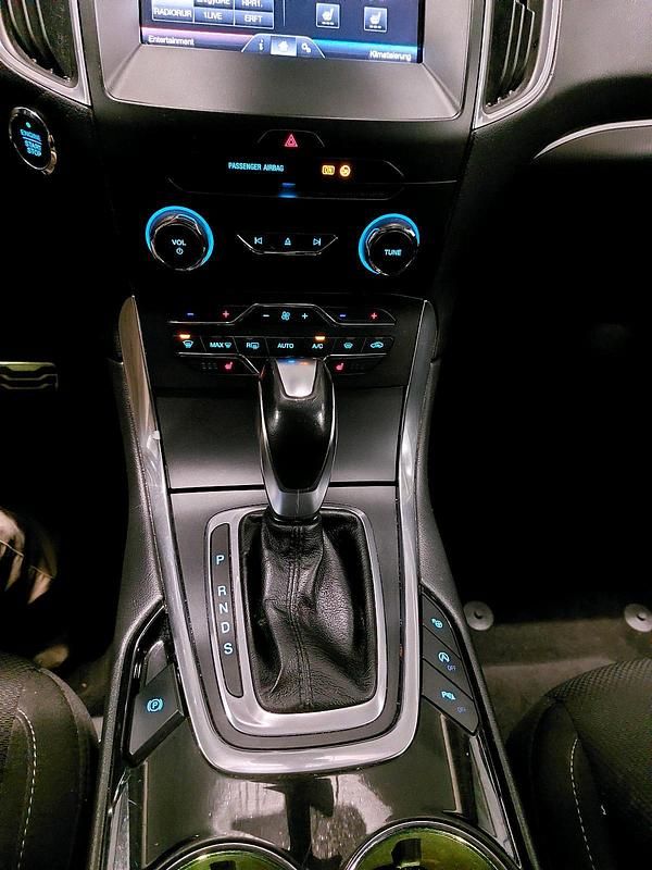 Gebraucht Ford S-MAX S 180 PS (132 kW) 2016 Weiß Van / Kleinbus