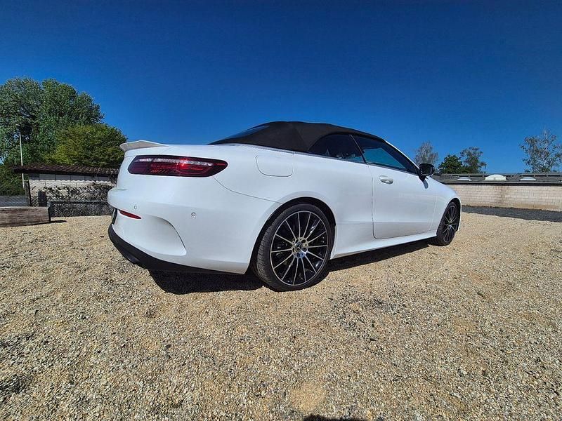 Usata Mercedes E400 330 CV (242 kW) 2022 Bianco Cabrio