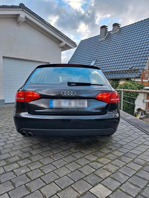 Gebraucht Audi A4 143 PS (105 kW) 2010 Schwarz Kombi