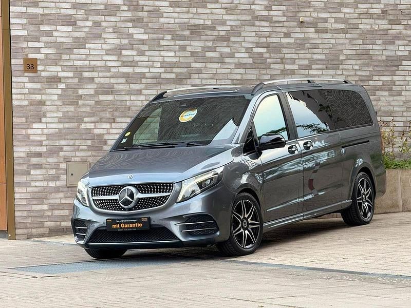 Grau Gebraucht 2019 Mercedes V300 AMG line Van / Kleinbus | 42.990 € - Bild 1/4