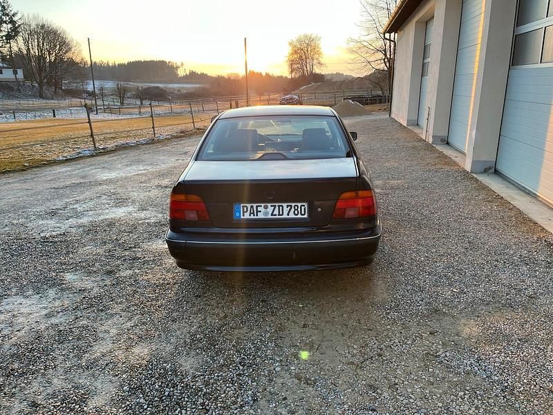 Gebraucht BMW 523 170 PS (125 kW) 1998 Blau Limousine