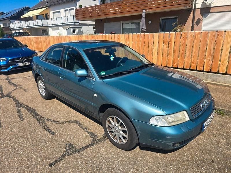 Blau Gebraucht 1999 Audi A4 Limousine | 2.000 € (Fairer Preis) - Bild 1/2